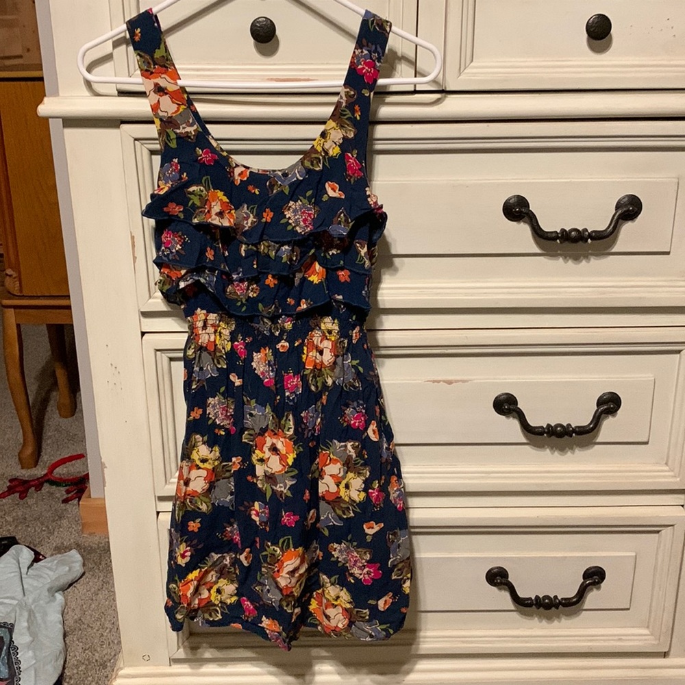 XS floral dress with ruffles on front
